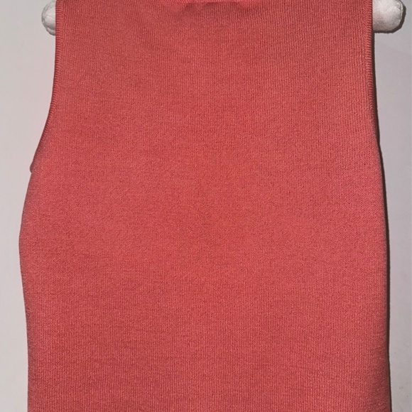 ST. JOHN top, pristine, size M, color watermelon - Picture 4 of 5